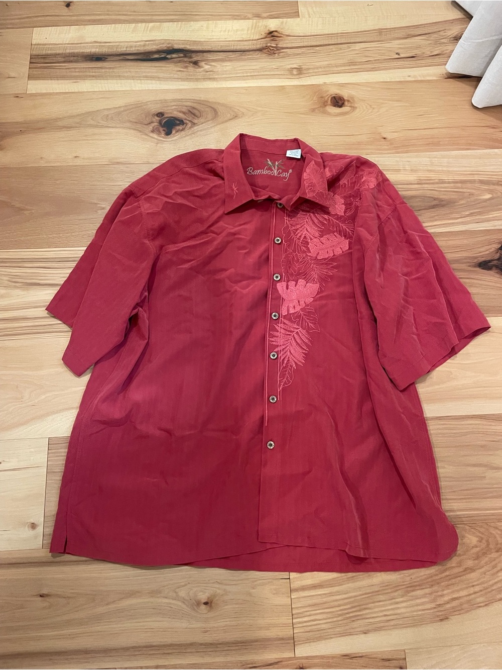 Bamboo Cay Men’s Red Short-Sleeve Button-Down Shirt